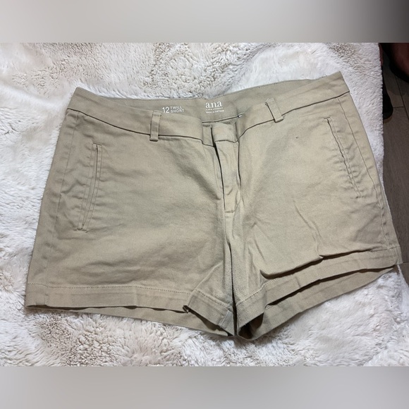 A.N.A mid-rise khaki shorts - Picture 1 of 4